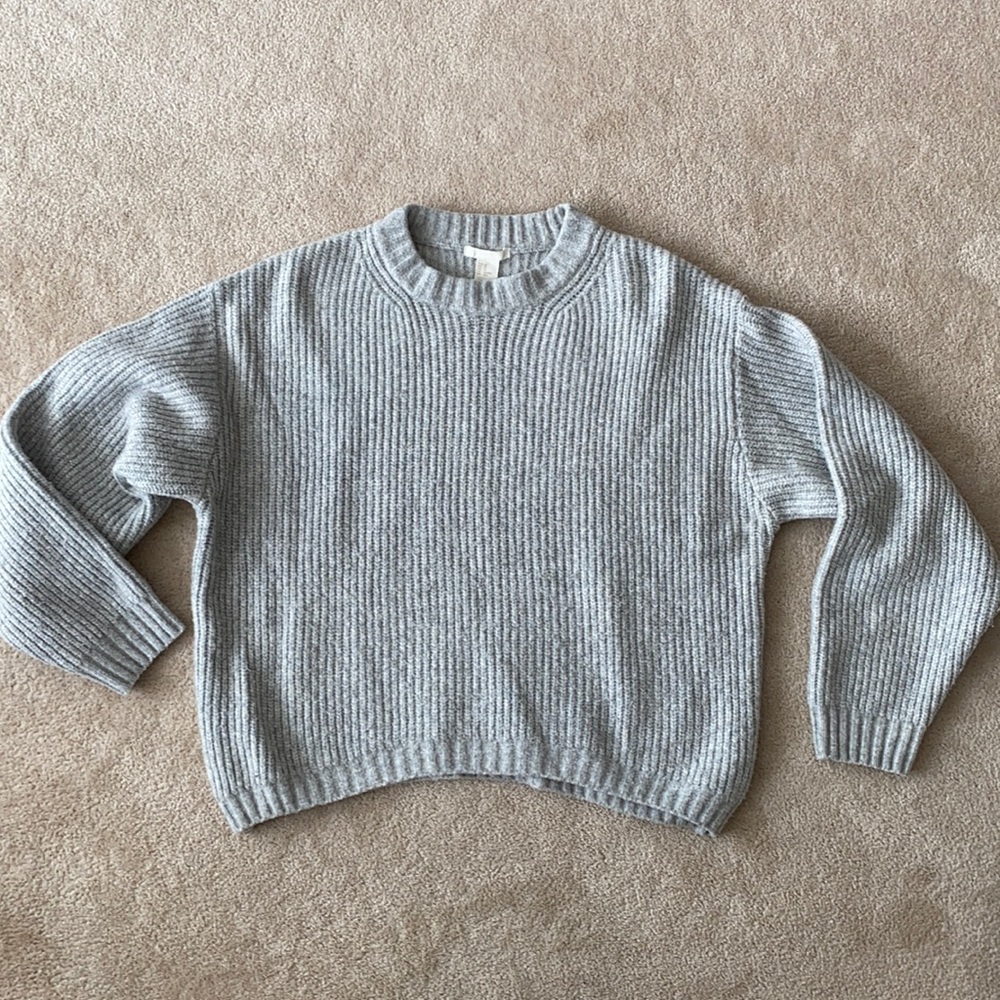 H & M cropped sweater